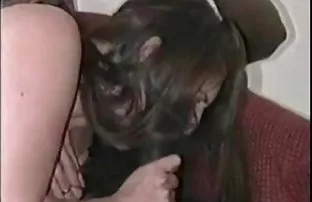 XXX Keindahan Rusia Elena berduri dengan seorang Amerika di apartemennya video seks jilbab