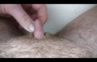 XXX Cutie video seks tarzan Marsha adalah dryuchitsya di desktop di kantor dengan rekan botak