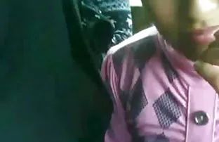 XXX Pasangan sex janda hot muda pada hari Minggu melakukan seks yang penuh gairah.