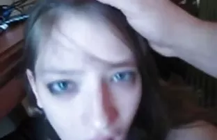 XXX Brunette yang cantik free sek vidio di tubuh jala dengan ceria mengoceh dengan tetangga di atasnya