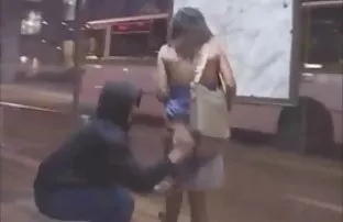 XXX Brunette berpayudara vidio sek sedarah besar mengunjungi seorang teman untuk seks