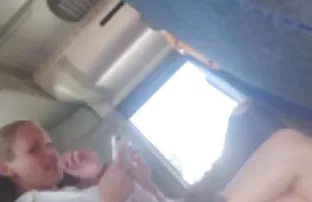 XXX Bald Ambal menggoda pelayan dewasa berdada di sebuah hotel dan menidurinya dengan video sek mom sia-sia