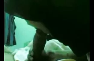 XXX Pasangan lesbian berhubungan seks video sek 18 dengan anggota dari dinding di ruang istirahat toko seks