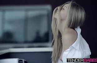 XXX Takut dalam perjalanan ke casting dan tidak lemah video sex luar negri anil di penembakan
