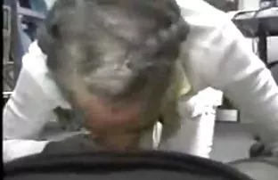 XXX The dubur manis manis pertama nyashki dengan pacar botak dalam pengaturan khusyuk video sex wanita